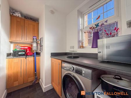 4 bedroom Detached house for sale in Marron Court, Fernwood, NG24