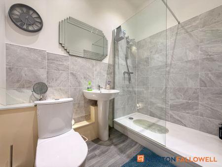 3 bedroom Flat for sale in Warwick Brewery, The Cavalier Building Warwick Brewery, NG24