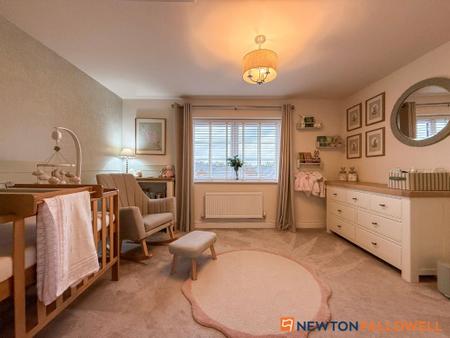 4 bedroom Semi-detached house for sale in Hunters Road, Fernwood, NG24