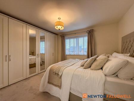 4 bedroom Semi-detached house for sale in Hunters Road, Fernwood, NG24