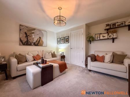 4 bedroom Semi-detached house for sale in Hunters Road, Fernwood, NG24