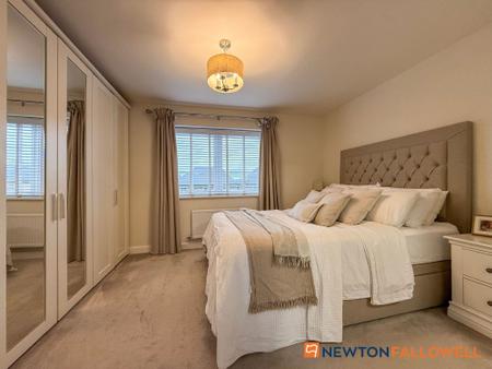 4 bedroom Semi-detached house for sale in Hunters Road, Fernwood, NG24