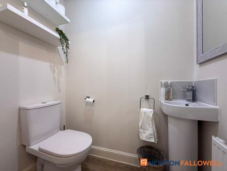 4 bedroom Semi-detached house for sale in Hunters Road, Fernwood, NG24