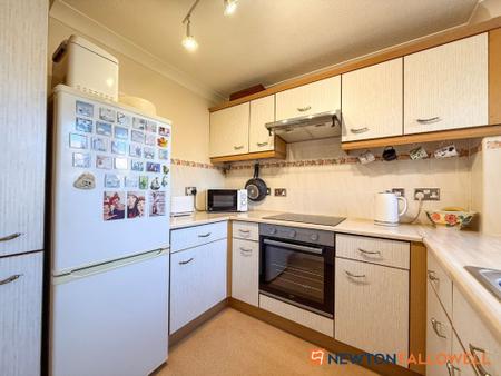 2 bedroom Terraced House for sale in Worthington Road, Balderton, NG24