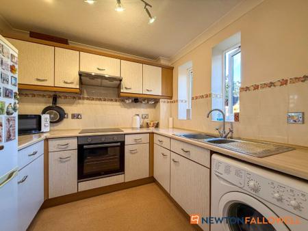 2 bedroom Terraced House for sale in Worthington Road, Balderton, NG24
