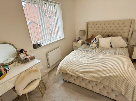 2 bedroom End of terrace house for sale in Abbots Drive, Oadby, LE2