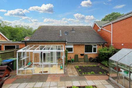 2 bedroom Detached bungalow for sale in Angus Close, Thurnby, Leicester, LE7