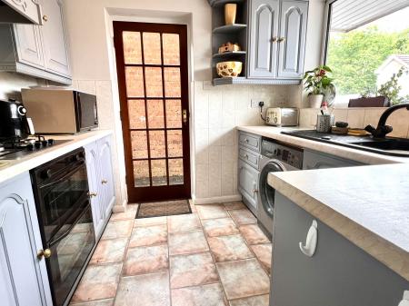 2 bedroom Detached bungalow for sale in Angus Close, Thurnby, Leicester, LE7