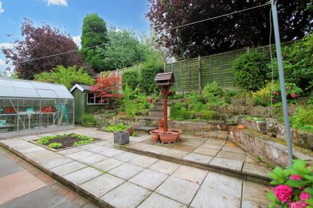 2 bedroom Detached bungalow for sale in Angus Close, Thurnby, Leicester, LE7