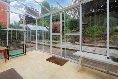 2 bedroom Detached bungalow for sale in Angus Close, Thurnby, Leicester, LE7