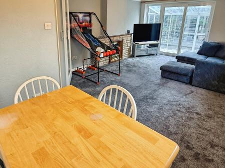 2 bedroom Detached bungalow for sale in Angus Close, Thurnby, Leicester, LE7