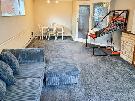 2 bedroom Detached bungalow for sale in Angus Close, Thurnby, Leicester, LE7