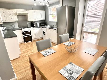 Cowley Way, Thurnby Lodge, LE5