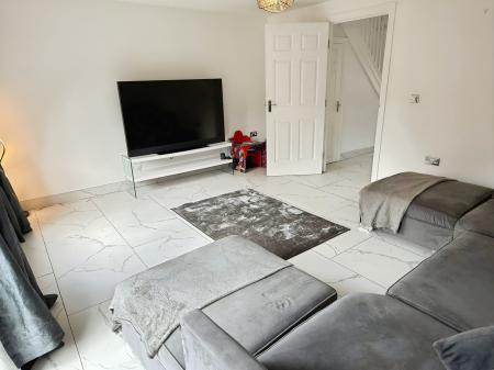 4 bedroom Semi-detached house for sale in Fencote Road, Hamilton, LE5