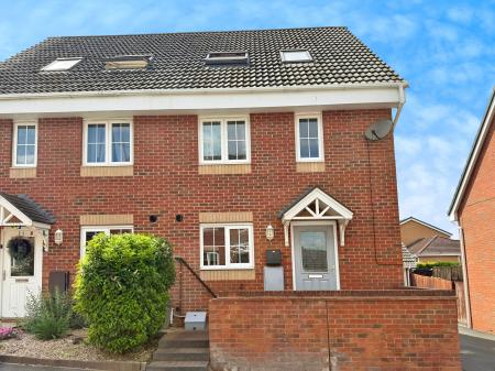 4 bedroom Semi-detached house for sale in Fencote Road, Hamilton, LE5