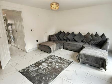 4 bedroom Semi-detached house for sale in Fencote Road, Hamilton, LE5