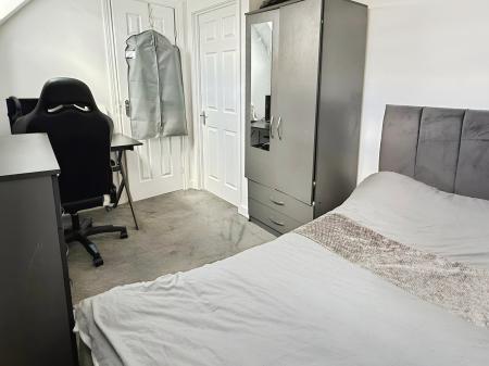 4 bedroom Semi-detached house for sale in Fencote Road, Hamilton, LE5