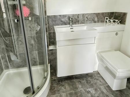 4 bedroom Semi-detached house for sale in Fencote Road, Hamilton, LE5