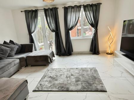 4 bedroom Semi-detached house for sale in Fencote Road, Hamilton, LE5