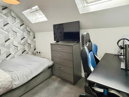 4 bedroom Semi-detached house for sale in Fencote Road, Hamilton, LE5