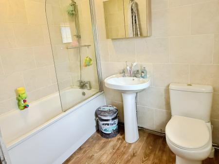 3 bedroom End of terrace house for sale in Flatholme Road, Netherhall, Leicester, LE5