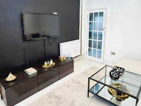 2 bedroom Semi-detached house for sale in Harborough Road, Oadby, LE2