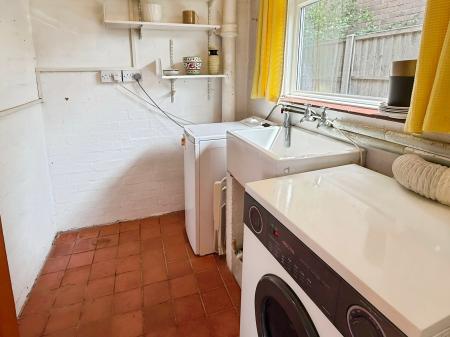 4 bedroom Detached house for sale in Hill Way, Oadby, LE2