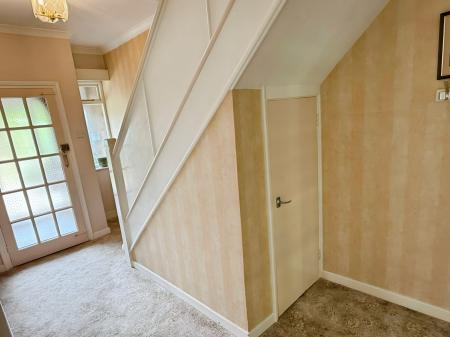 4 bedroom Detached house for sale in Hill Way, Oadby, LE2