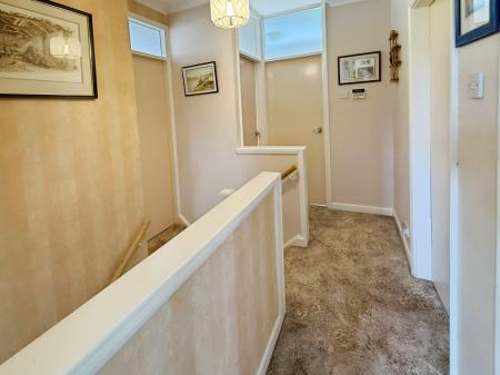4 bedroom Detached house for sale in Hill Way, Oadby, LE2