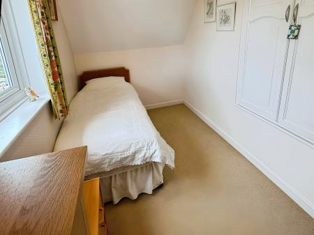 4 bedroom Detached house for sale in Hill Way, Oadby, LE2