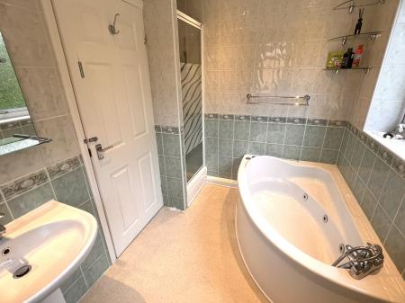 4 bedroom Detached house for sale in Hollies Way, Thurnby, Leicester, LE7