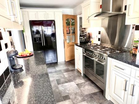 3 bedroom Detached house for sale in Horsewell Lane, Wigston, LE18