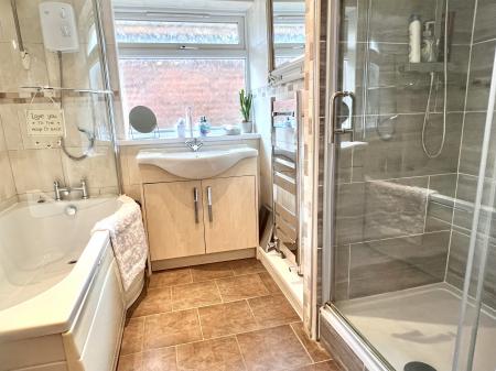 3 bedroom Detached house for sale in Horsewell Lane, Wigston, LE18