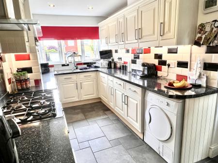 3 bedroom Detached house for sale in Horsewell Lane, Wigston, LE18