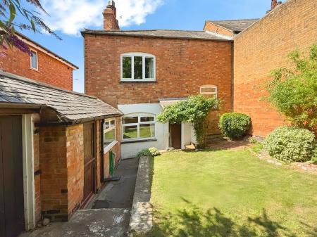 2 bedroom Semi-detached house for sale in Humberstone Drive, Humberstone, LE5