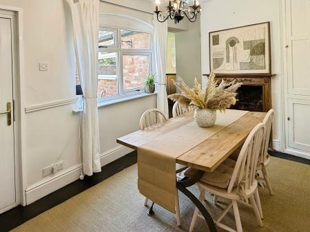 2 bedroom Semi-detached house for sale in Humberstone Drive, Humberstone, LE5