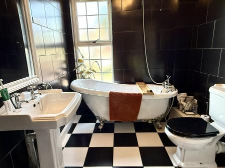 2 bedroom Semi-detached house for sale in Humberstone Drive, Humberstone, LE5