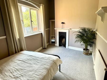 2 bedroom Semi-detached house for sale in Humberstone Drive, Humberstone, LE5