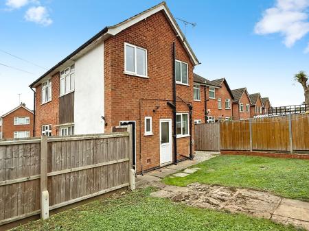 3 bedroom Semi-detached house for sale in Kent Drive, Oadby, LE2