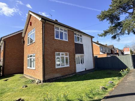 3 bedroom Semi-detached house for sale in Kent Drive, Oadby, LE2