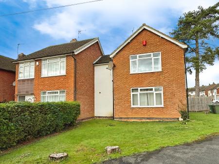 3 bedroom Semi-detached house for sale in Kent Drive, Oadby, LE2