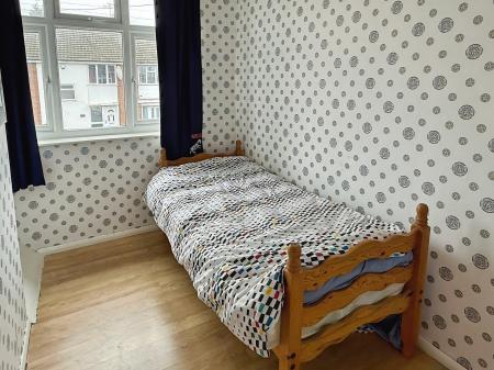 3 bedroom Semi-detached house for sale in Kent Drive, Oadby, LE2