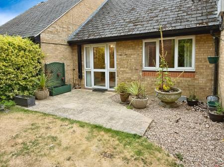 2 bedroom Bungalow for sale in London Road, Stoneygate, Leicester, LE2