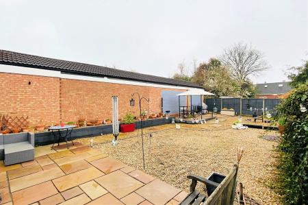 4 bedroom Semi-detached house for sale in Lydford Road, Humberstone, Leicester, LE4