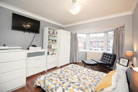 4 bedroom Semi-detached house for sale in Lydford Road, Humberstone, Leicester, LE4