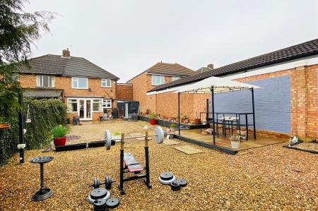 4 bedroom Semi-detached house for sale in Lydford Road, Humberstone, Leicester, LE4