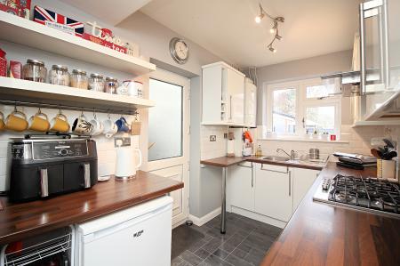 4 bedroom Semi-detached house for sale in Lydford Road, Humberstone, Leicester, LE4