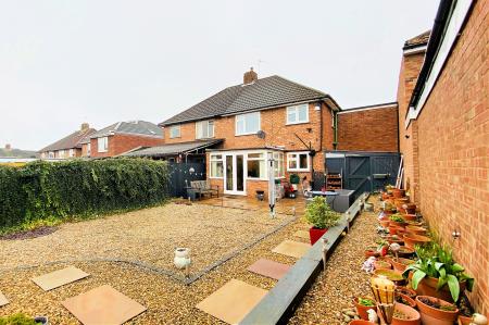 4 bedroom Semi-detached house for sale in Lydford Road, Humberstone, Leicester, LE4