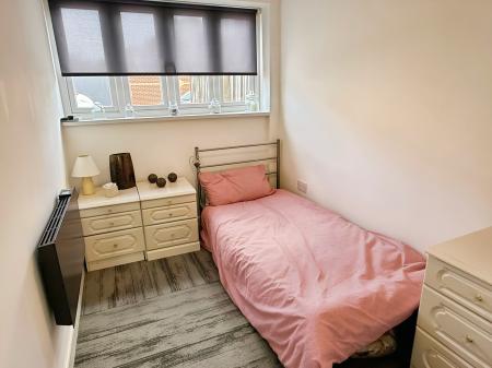 4 bedroom End of terrace house for sale in Lymington Road, Leicester, Leicester, LE5