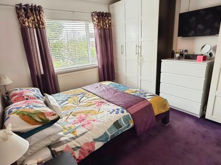 4 bedroom End of terrace house for sale in Lymington Road, Leicester, Leicester, LE5